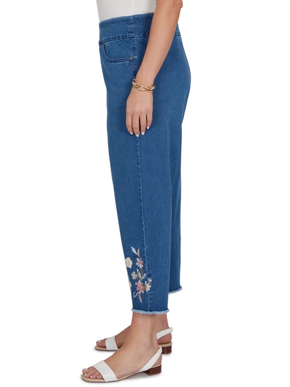 Alfred Dunner Blue Pull-On Crop Capris Jeans Plus 18 Floral Embroidery - Picture 3 of 11